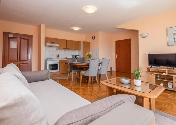 Mira Apartamento Makarska