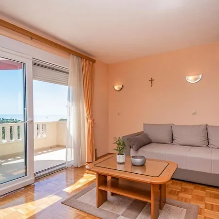 Mira Apartment